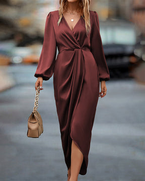 Elegant Midi Dress – V-Neck & Balloon Sleeves