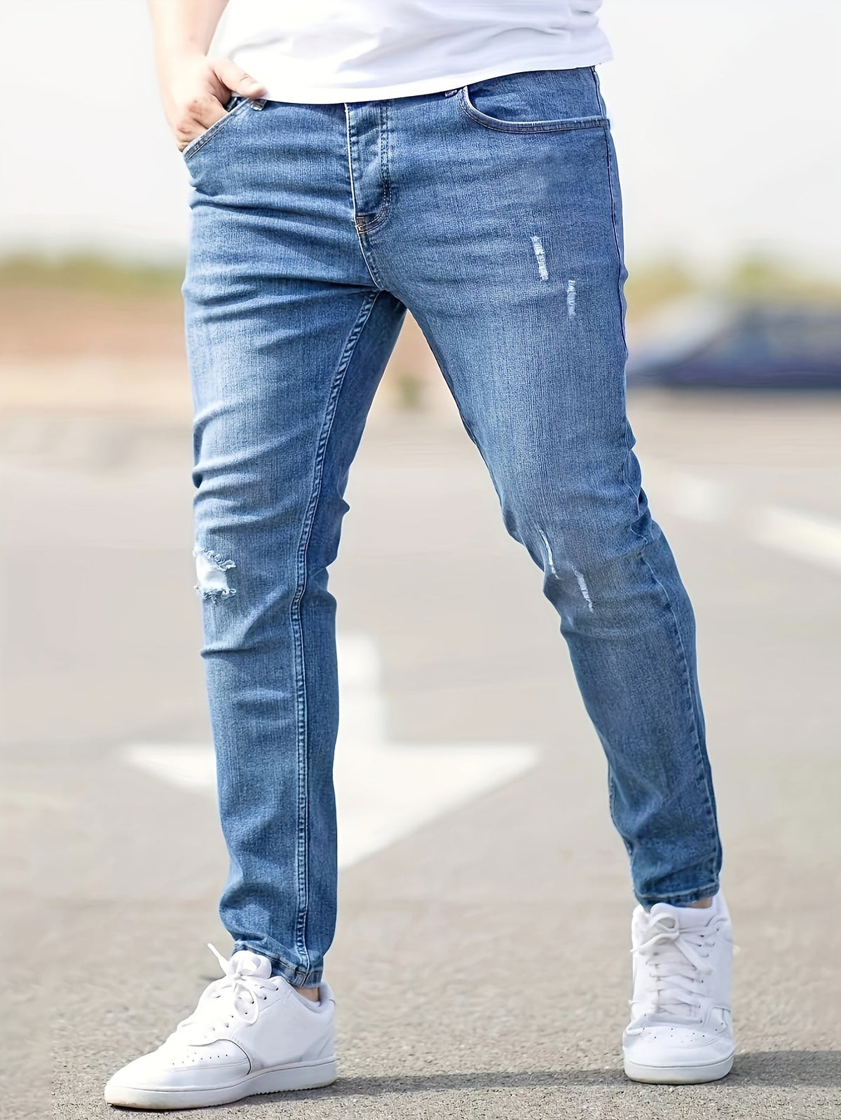 Slim Fit Ripped Jeans – Stylish & Comfortable